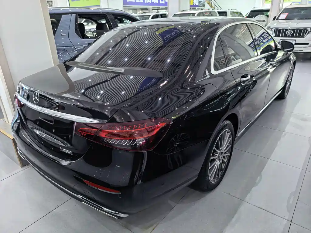 Mercedes-Benz E-Class — миниатюра 15