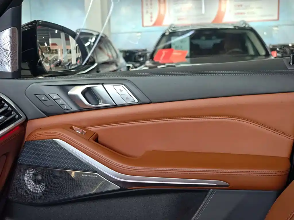 BMW X7 — миниатюра 22