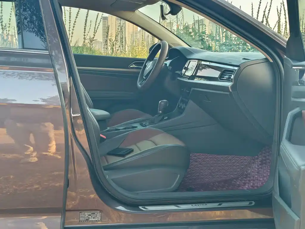 Volkswagen Lavida — миниатюра 5