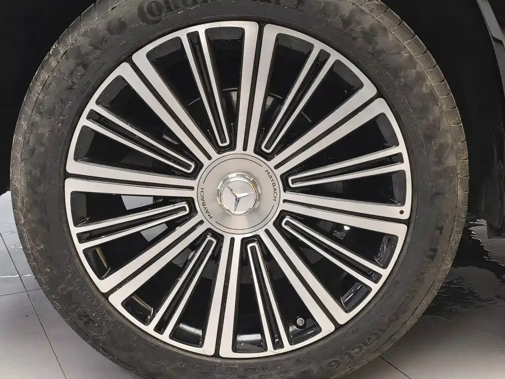 Mercedes-Benz GLS — миниатюра 23