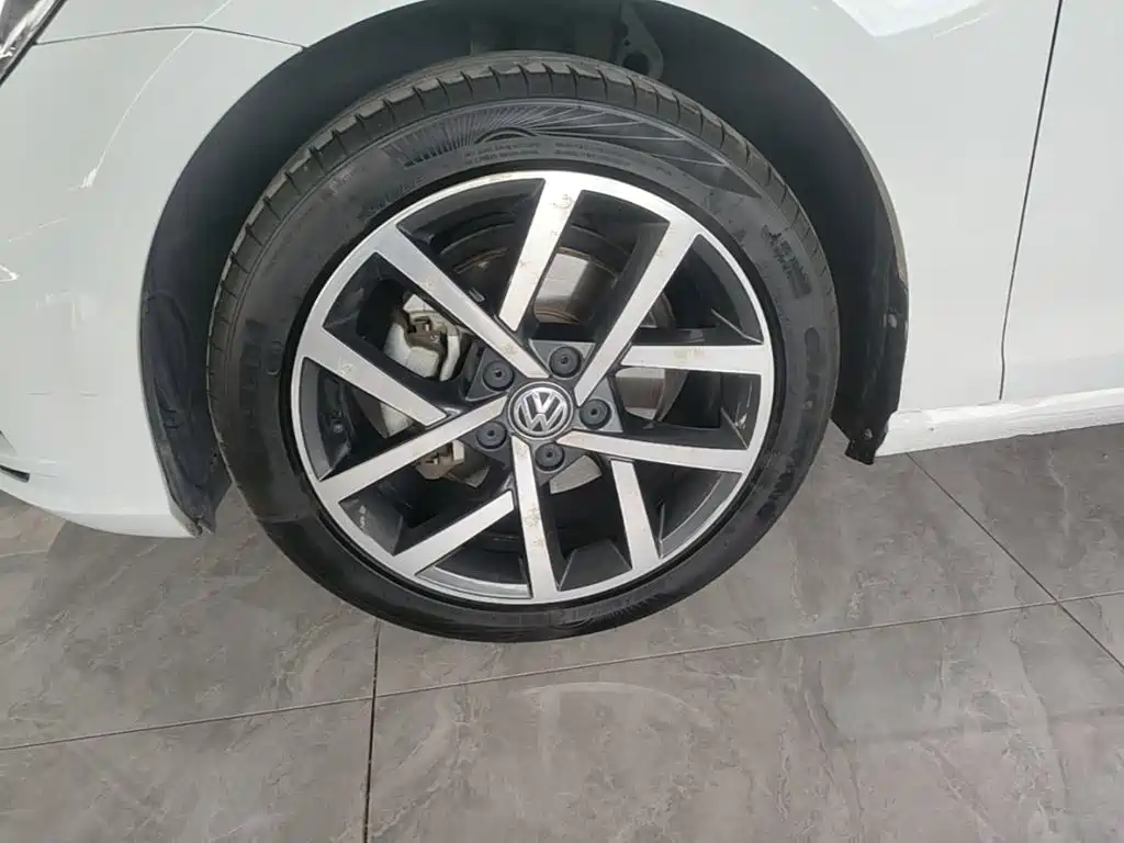 Volkswagen Golf — миниатюра 23