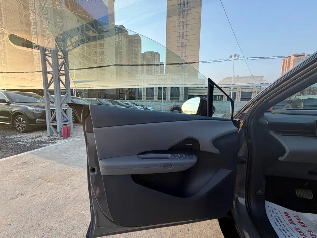 Lynk & Co Z20 — миниатюра 15