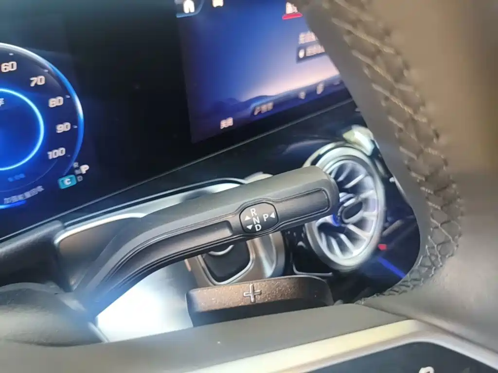 Mercedes-Benz EQB — миниатюра 14