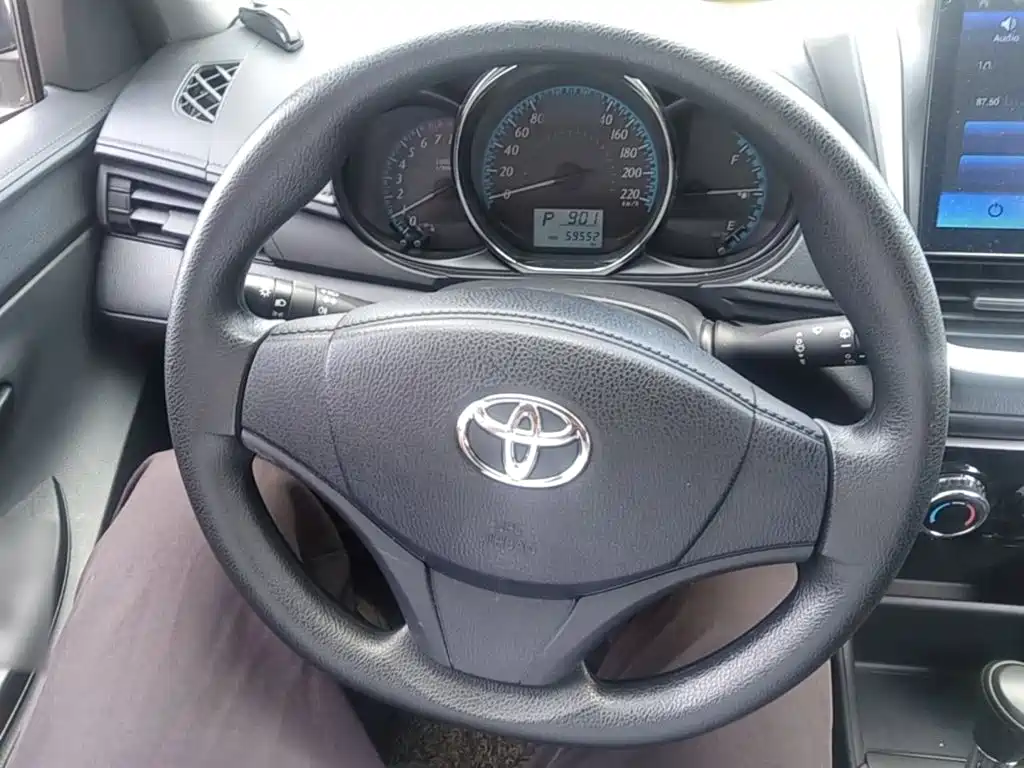 Toyota Yaris L — миниатюра 11