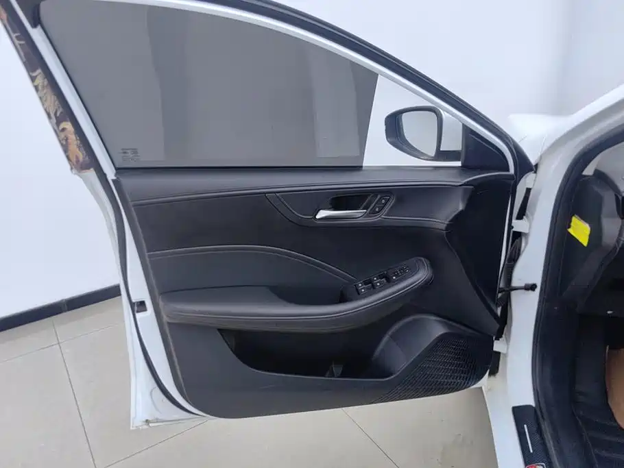 Roewe i5 — миниатюра 7