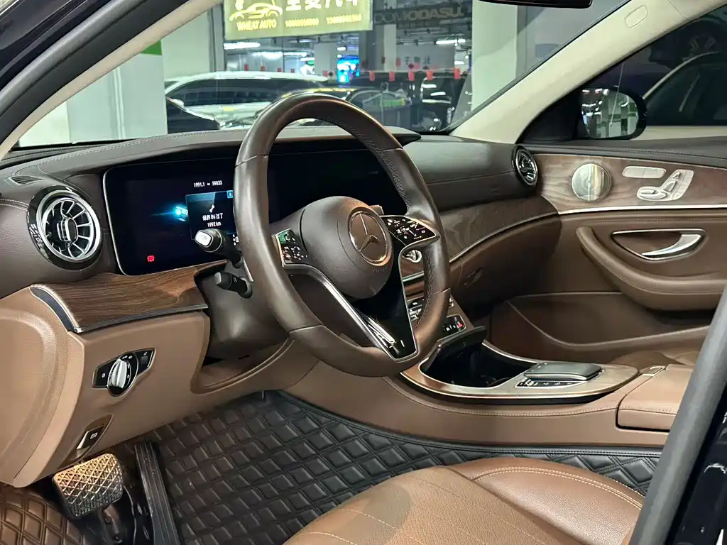 MERCEDES-BENZ E CLASS