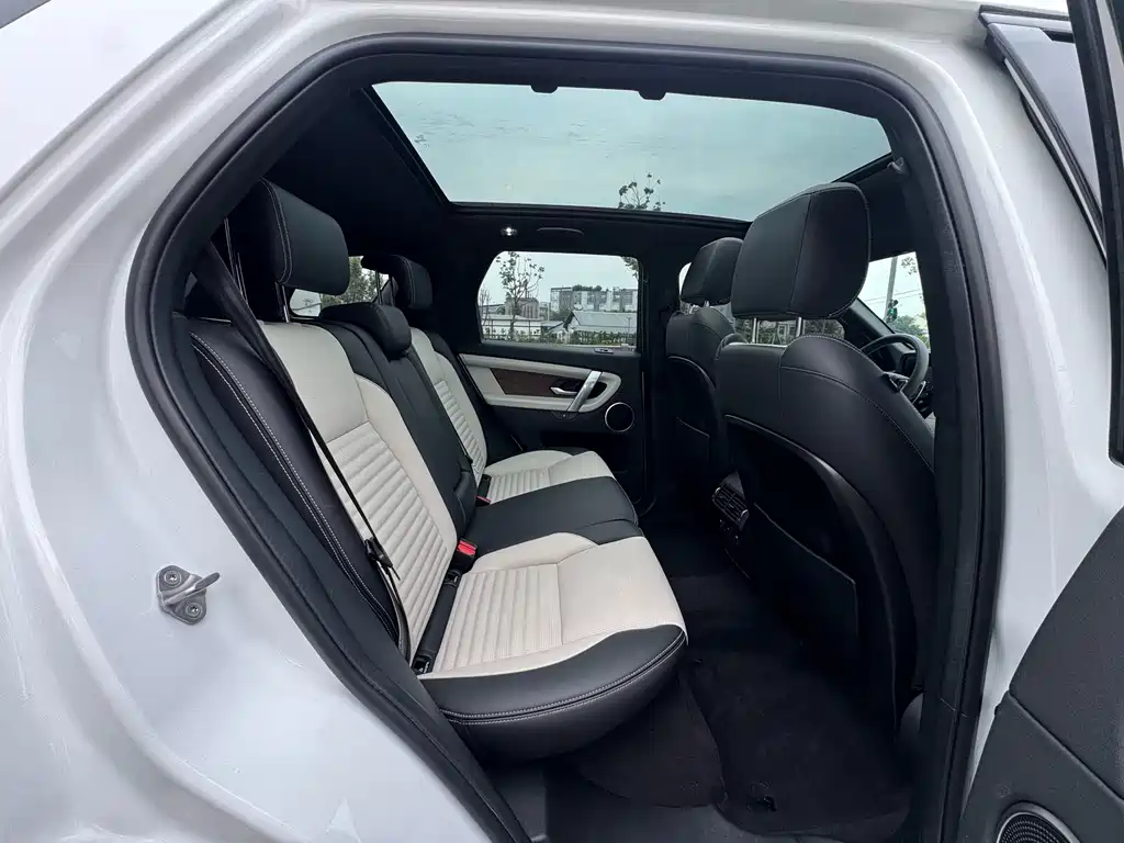 Land Rover Discovery Sport Hybrid — миниатюра 13