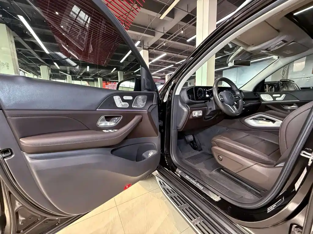 Mercedes-Benz GLE (Import) — миниатюра 18