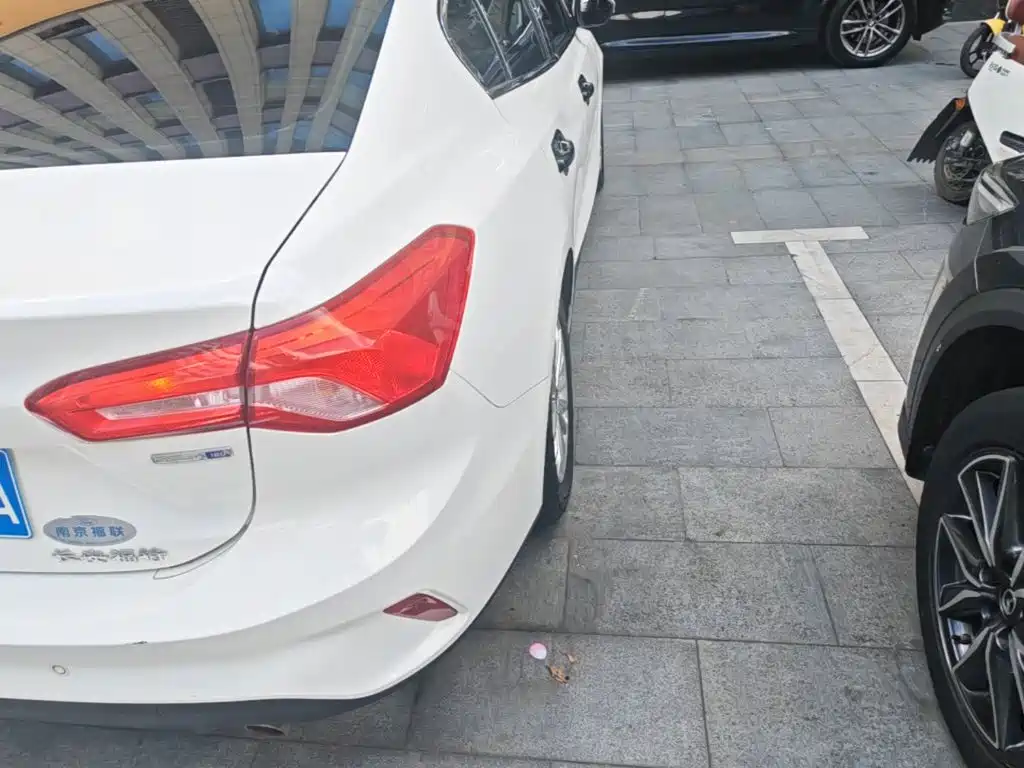 Ford Focus — миниатюра 8