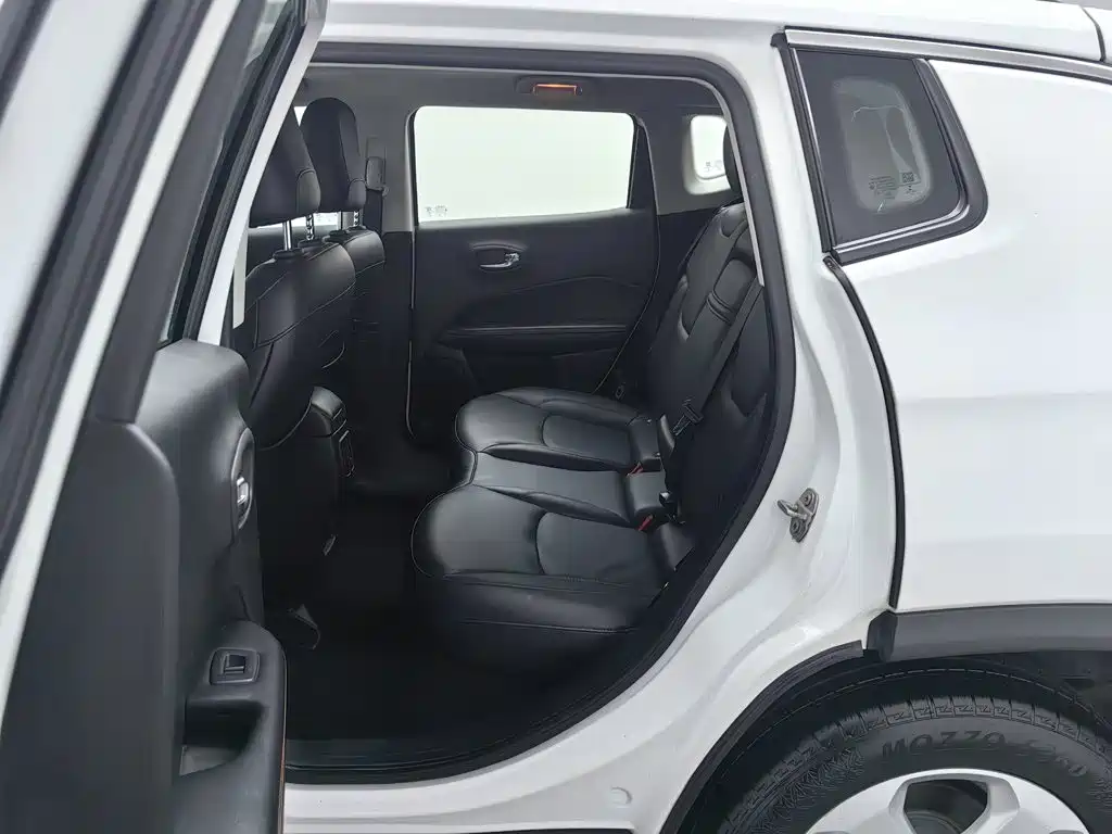 Jeep Compass — миниатюра 15