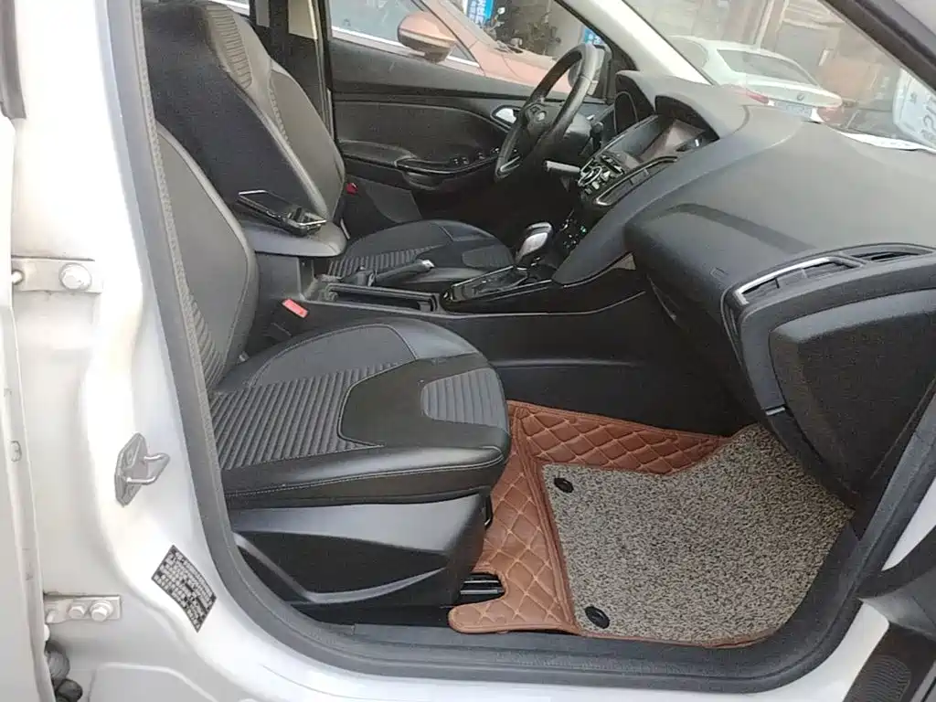 Ford Focus — миниатюра 25