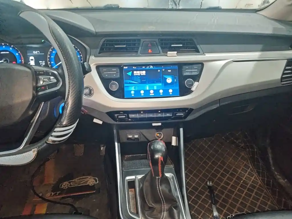 Geely Vision X3 — миниатюра 13