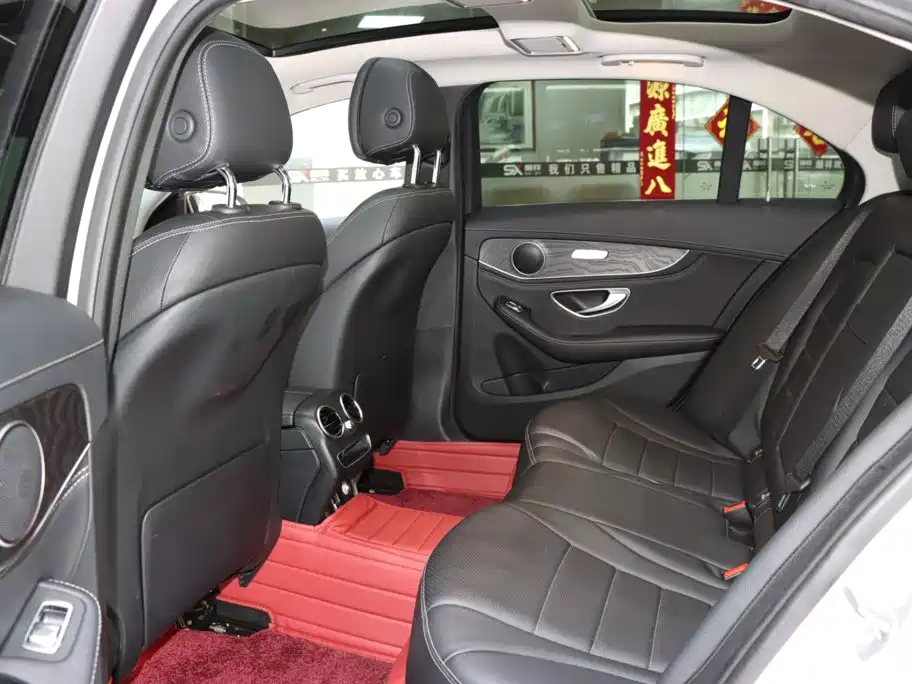 Mercedes-Benz C-Class — миниатюра 11