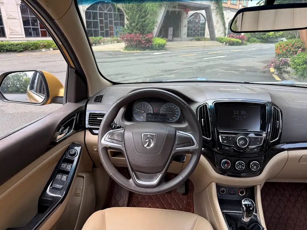 Baojun 730 2014 1.5L MT Comfort 7 мест