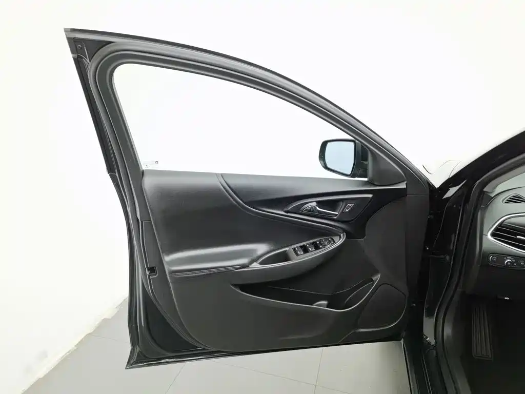 Chevrolet Malibu XL — миниатюра 8