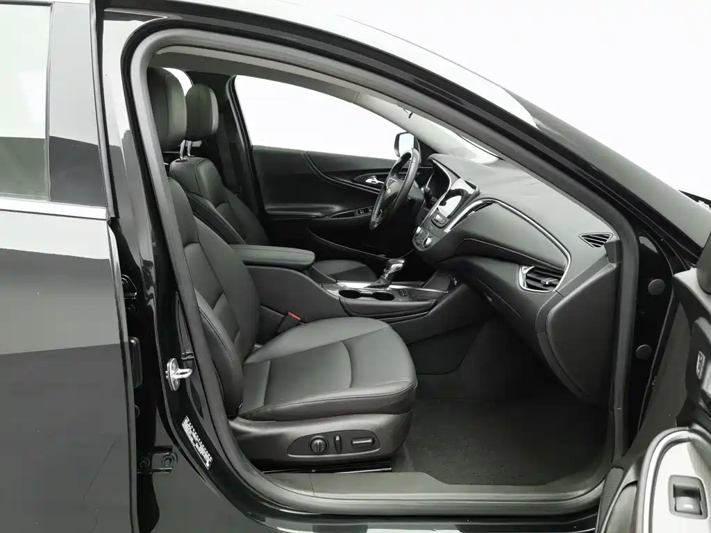 Chevrolet Malibu XL — миниатюра 23