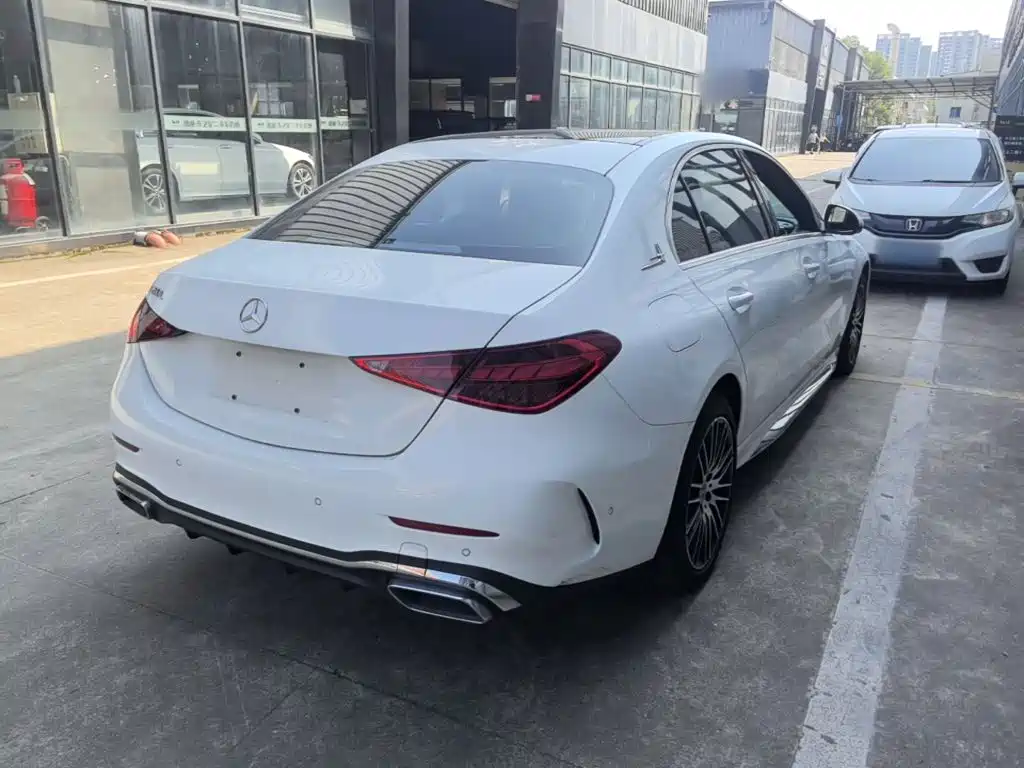 Mercedes-Benz C-Class — миниатюра 7