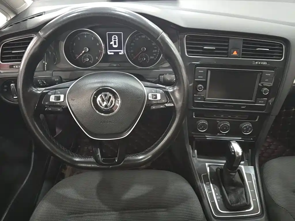 Volkswagen Golf — миниатюра 11