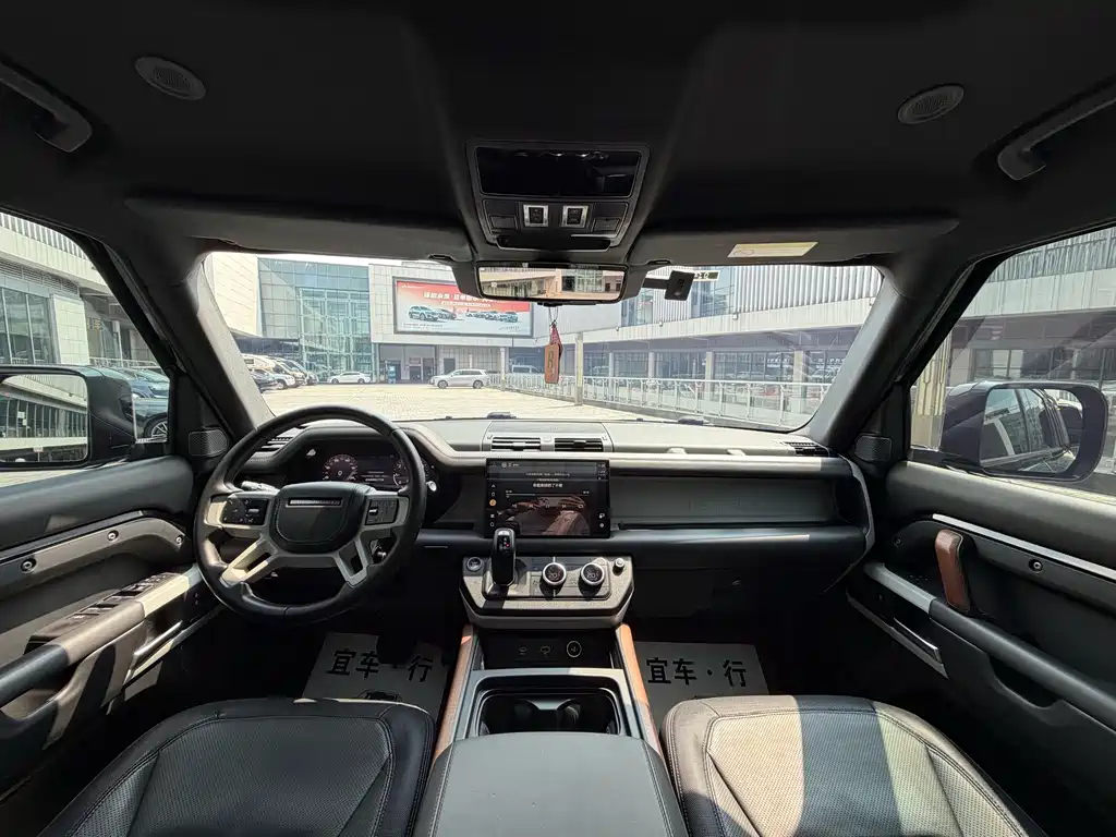 Land Rover Defender — миниатюра 9