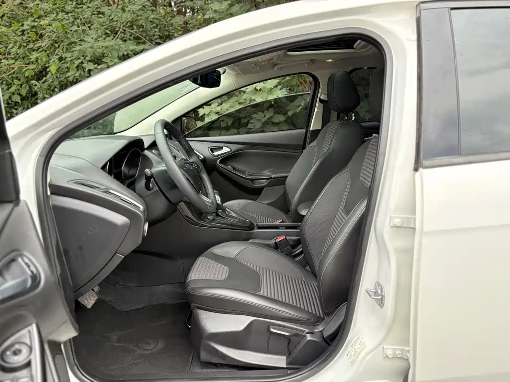 Ford Focus — миниатюра 5