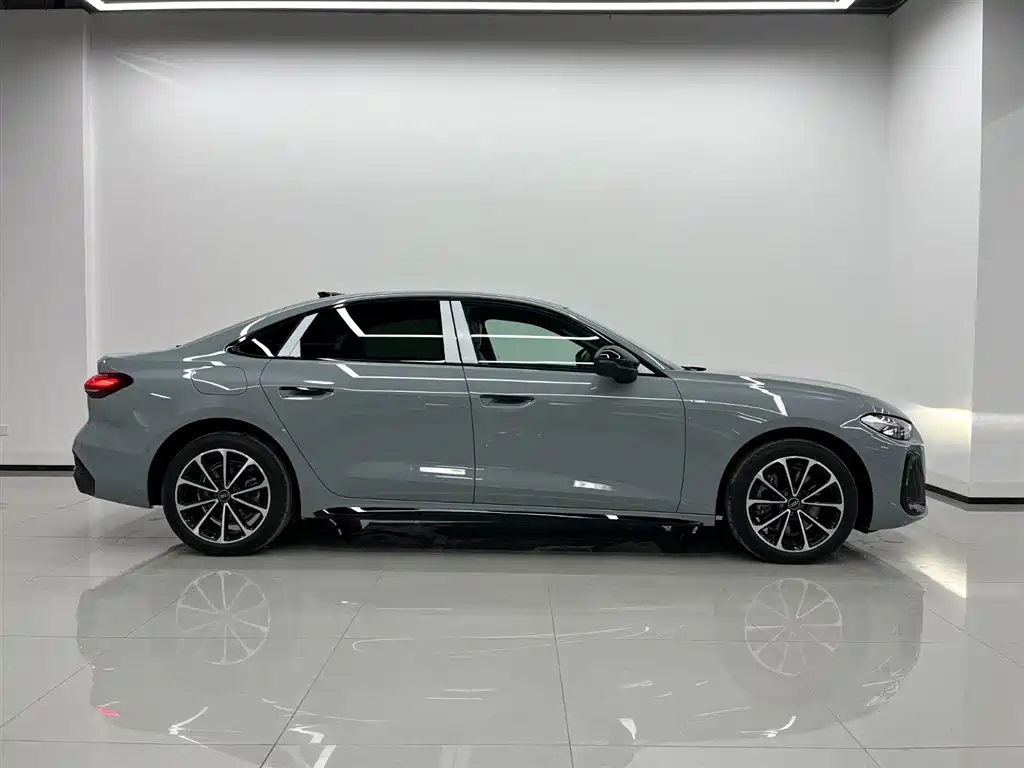 Audi A5L — миниатюра 3