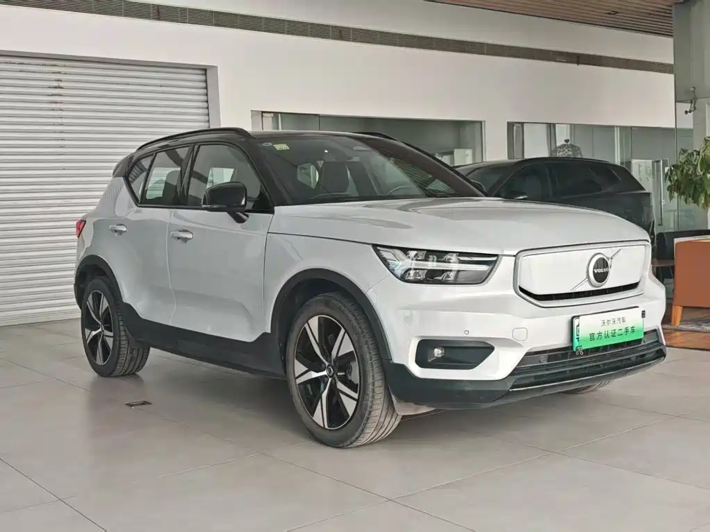 Volvo XC40 NEV — миниатюра 3