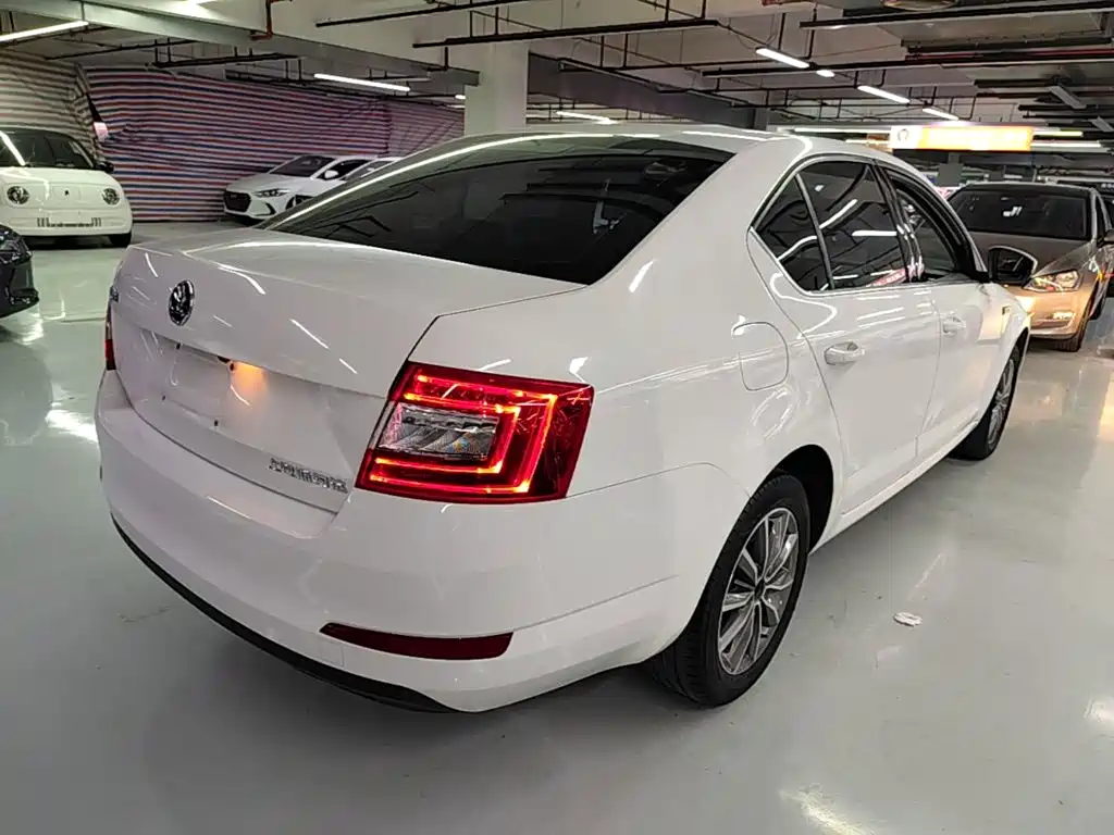 Skoda Octavia — миниатюра 7