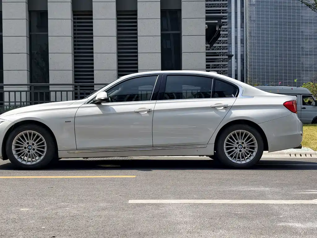 BMW 3 Series — миниатюра 2