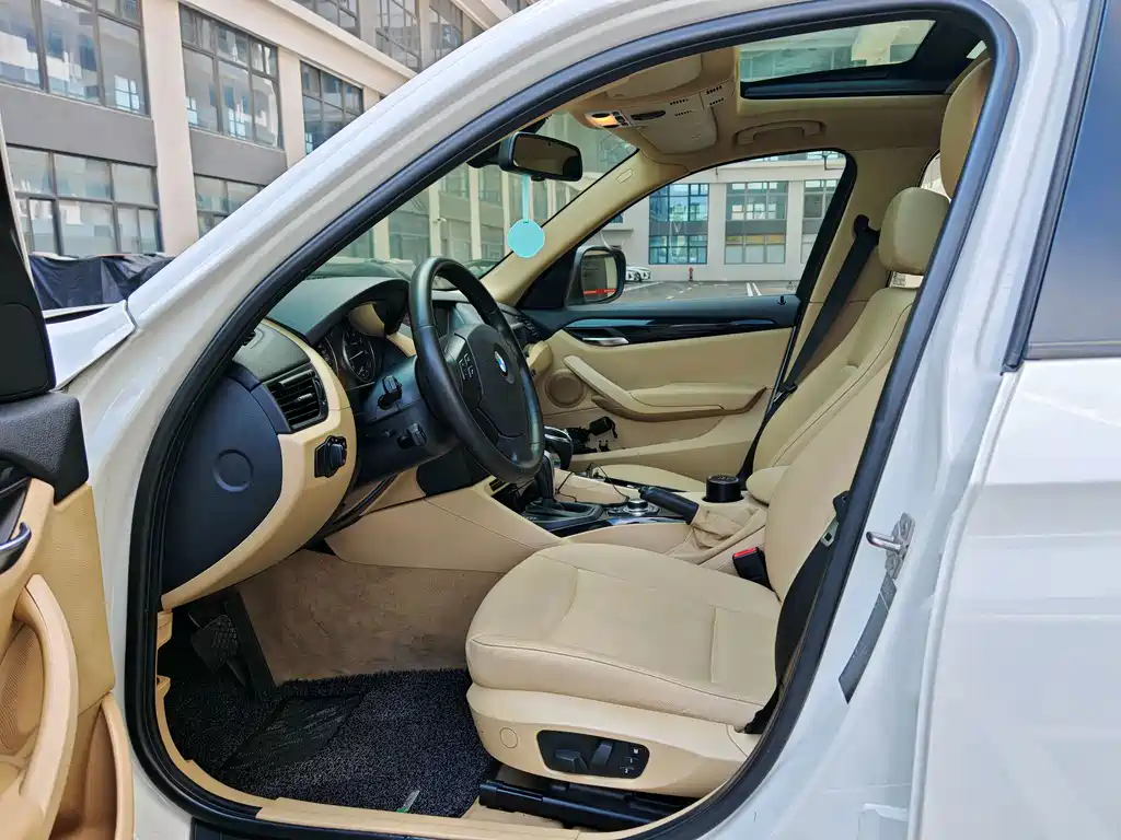 BMW X1 (Import) — миниатюра 8