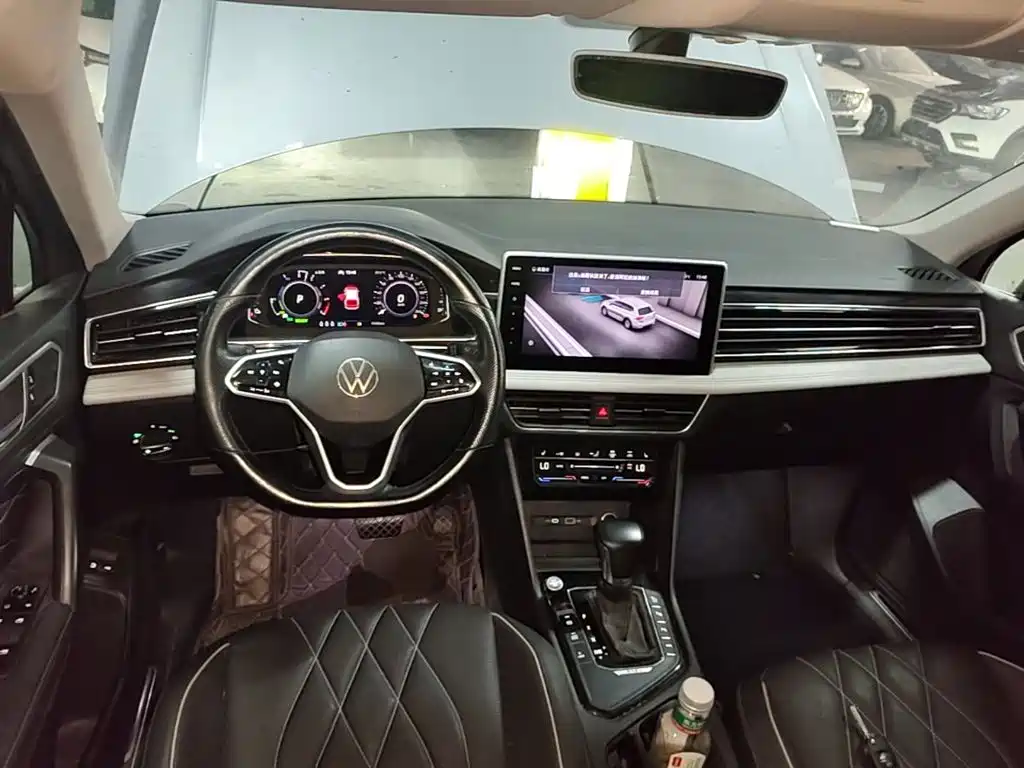 Volkswagen Tiguan L PHEV — миниатюра 10