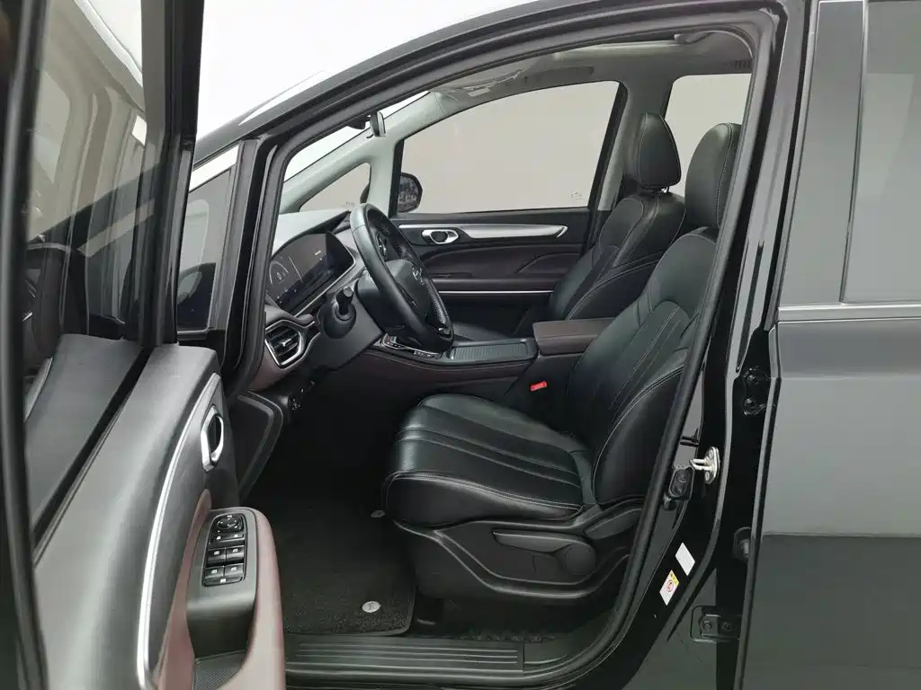 GAC Motor Trumpchi M6 — миниатюра 10