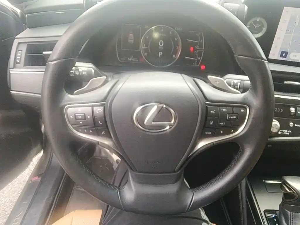 Lexus ES — миниатюра 6