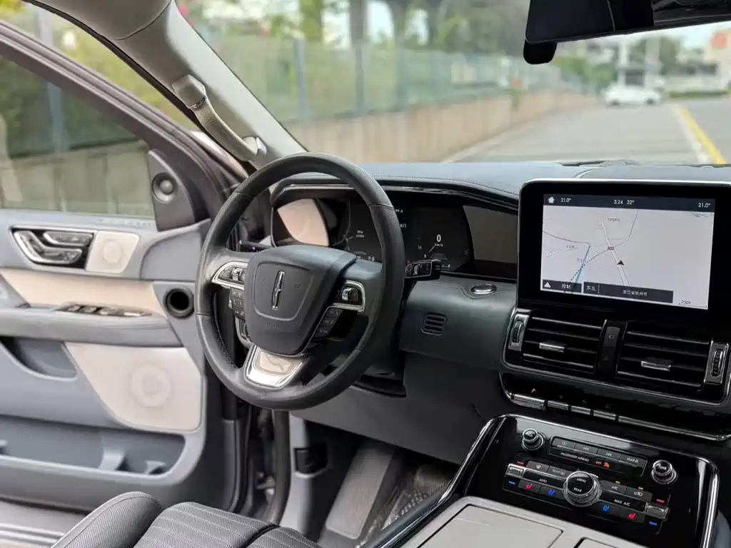 Lincoln Navigator — миниатюра 7