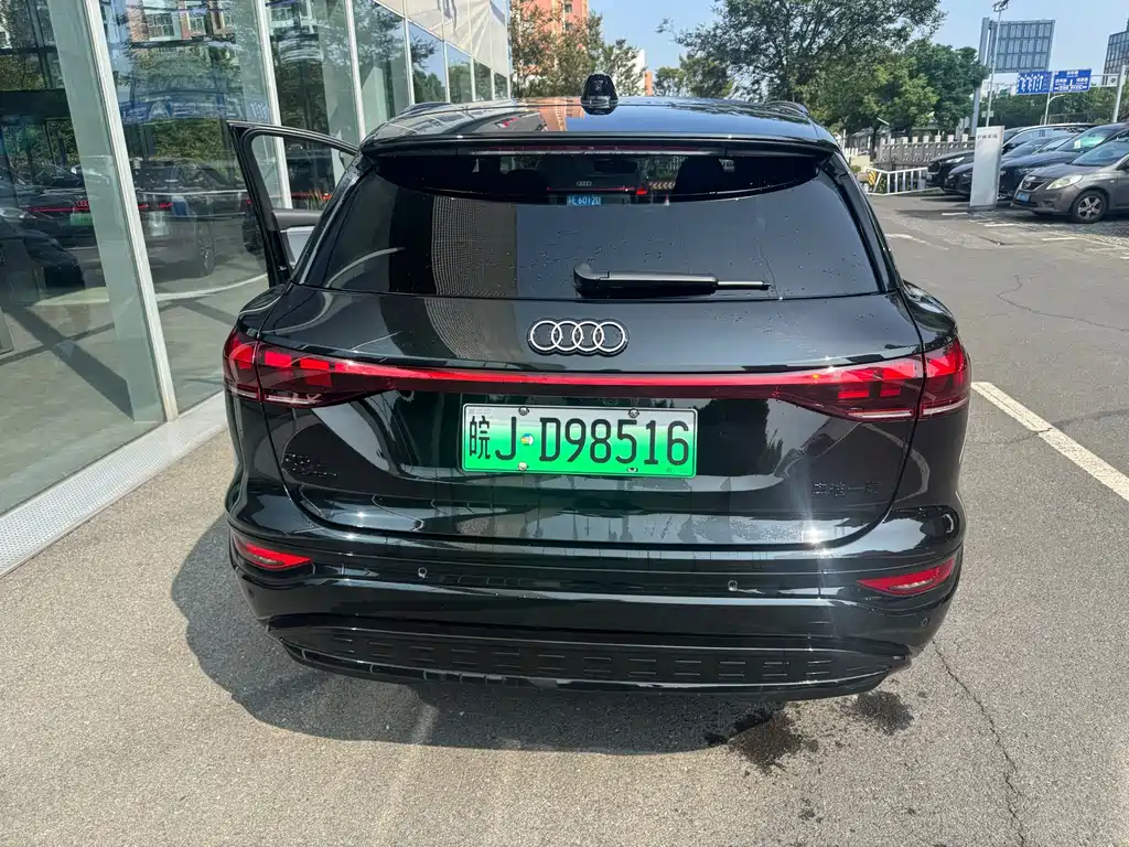 Audi Q6L e-tron — миниатюра 8