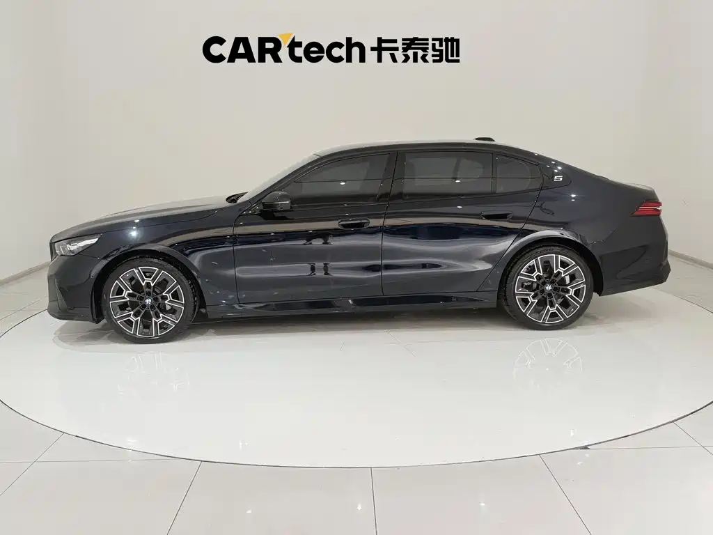 BMW 5 Series — миниатюра 8