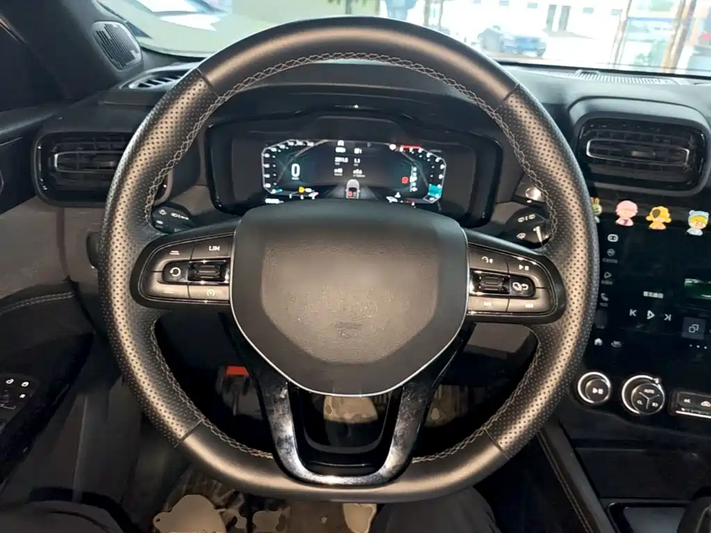 Lynk & Co 02 — миниатюра 11
