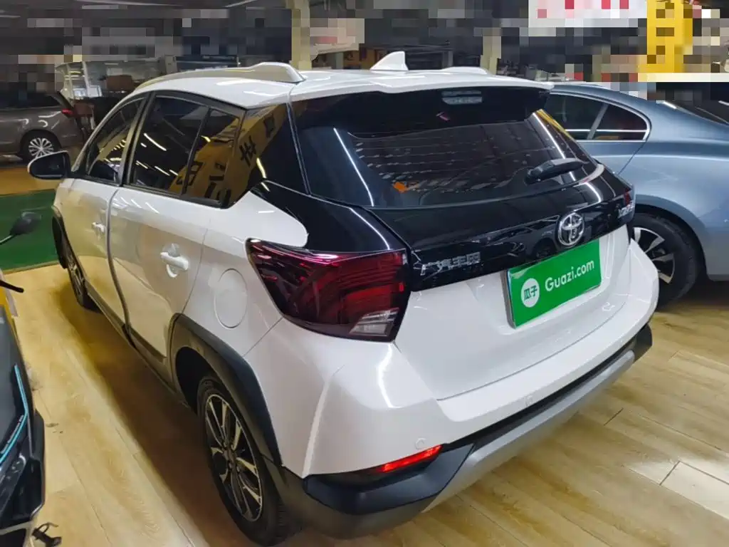 Toyota Yaris L — миниатюра 5