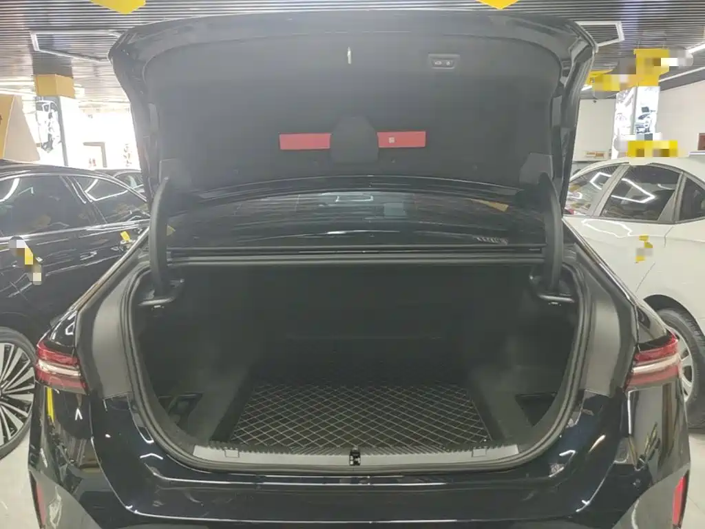 BMW 5 Series — миниатюра 19