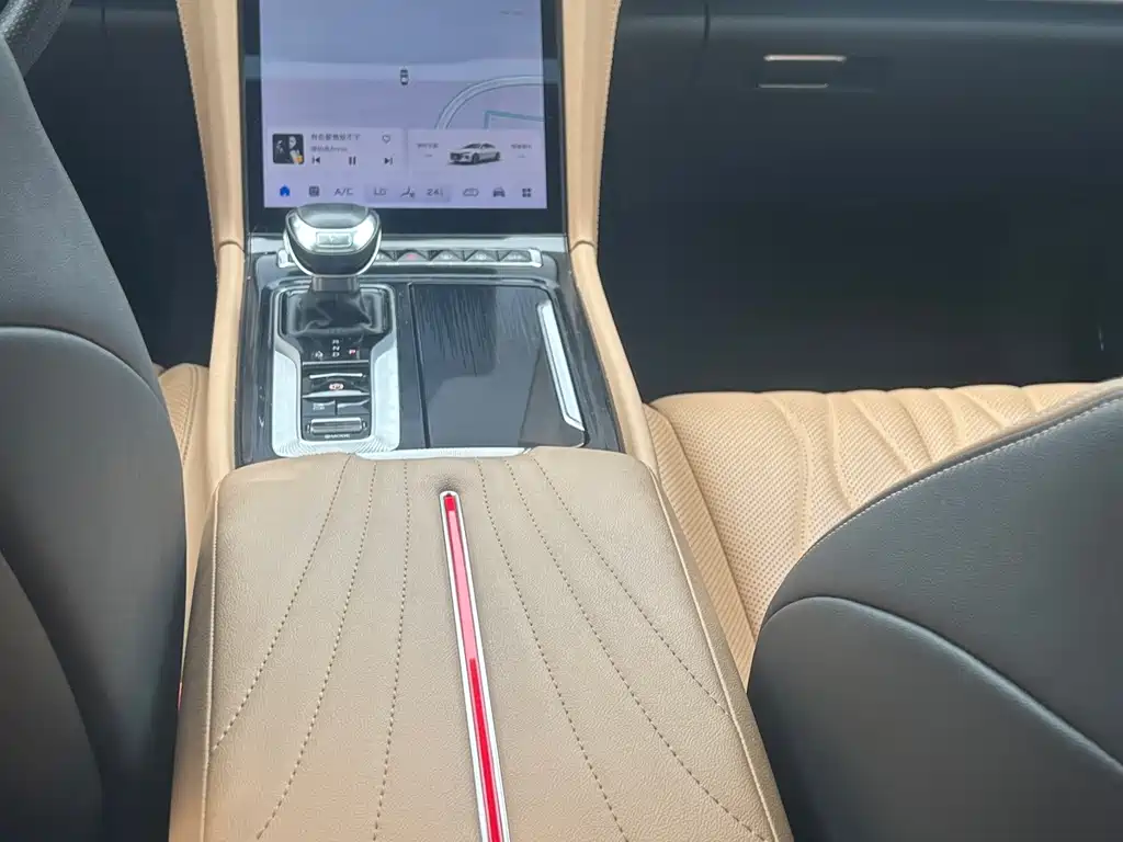 Hongqi Hongqi H5 — миниатюра 7