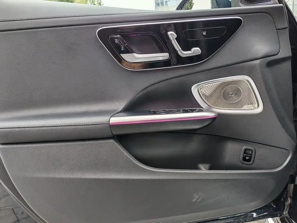 Mercedes-Benz C-Class — миниатюра 5