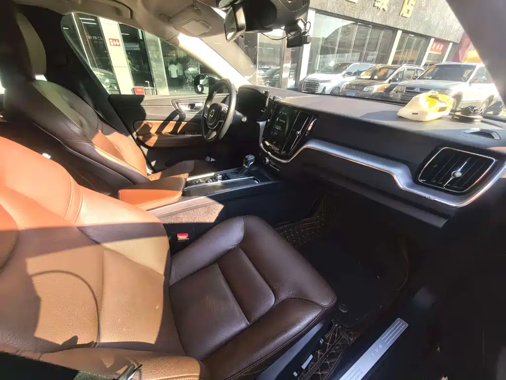 Volvo XC60 — миниатюра 7