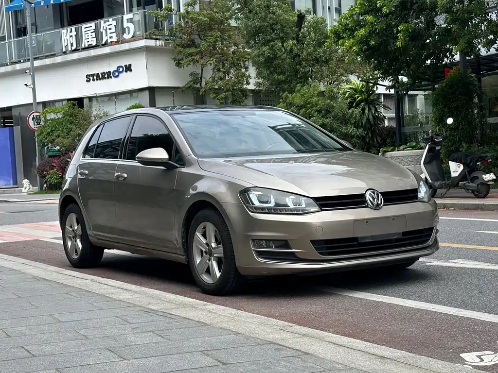 Volkswagen Golf 2016 230TSI AT Comfort