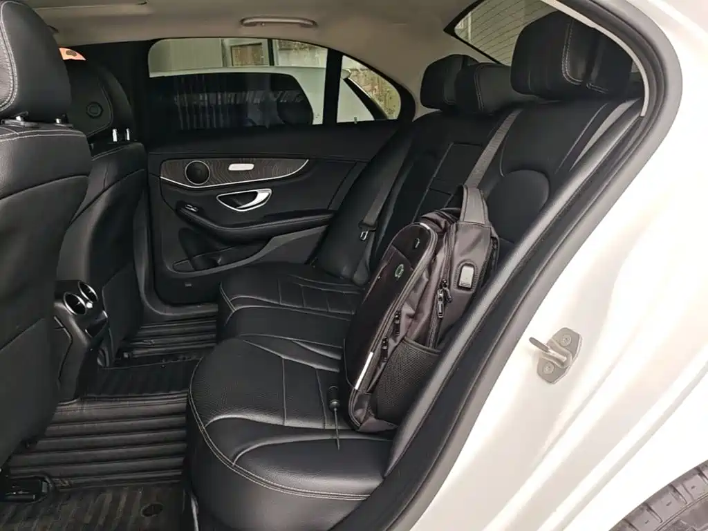 Mercedes-Benz C-Class — миниатюра 17