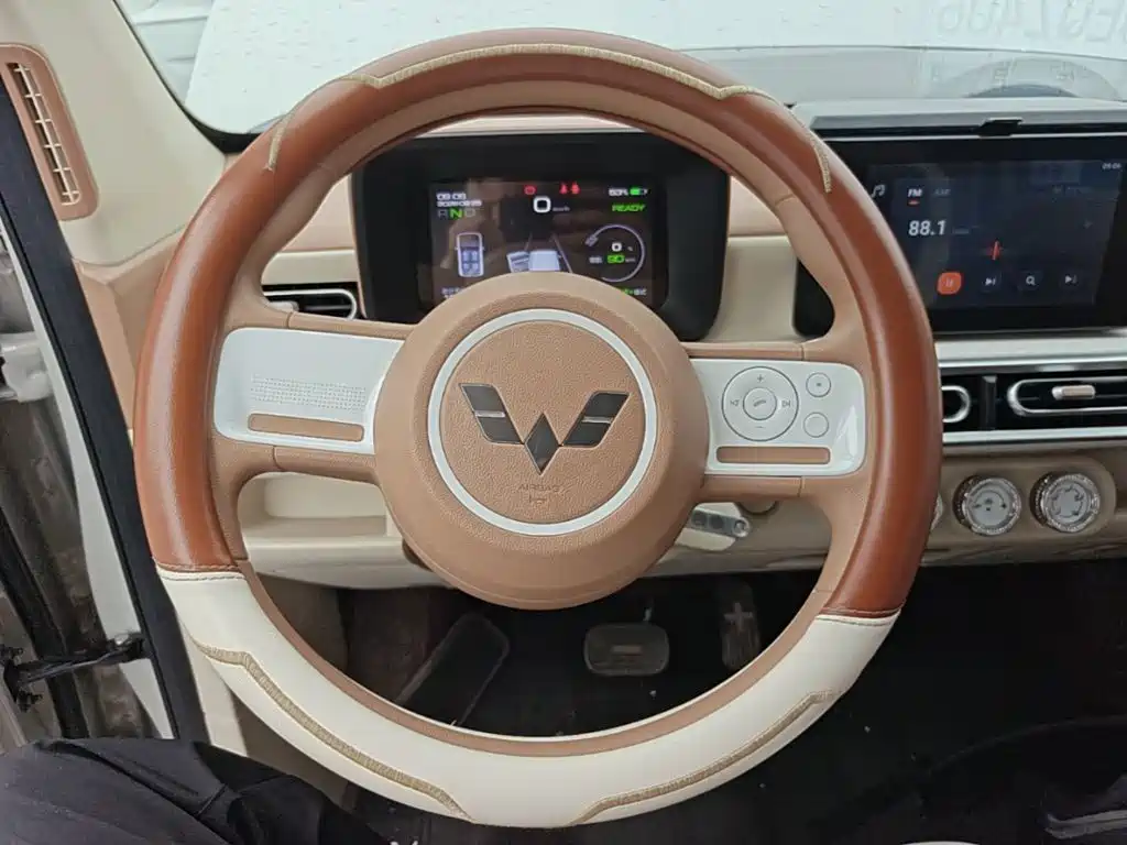 Wuling MINIEV — миниатюра 11
