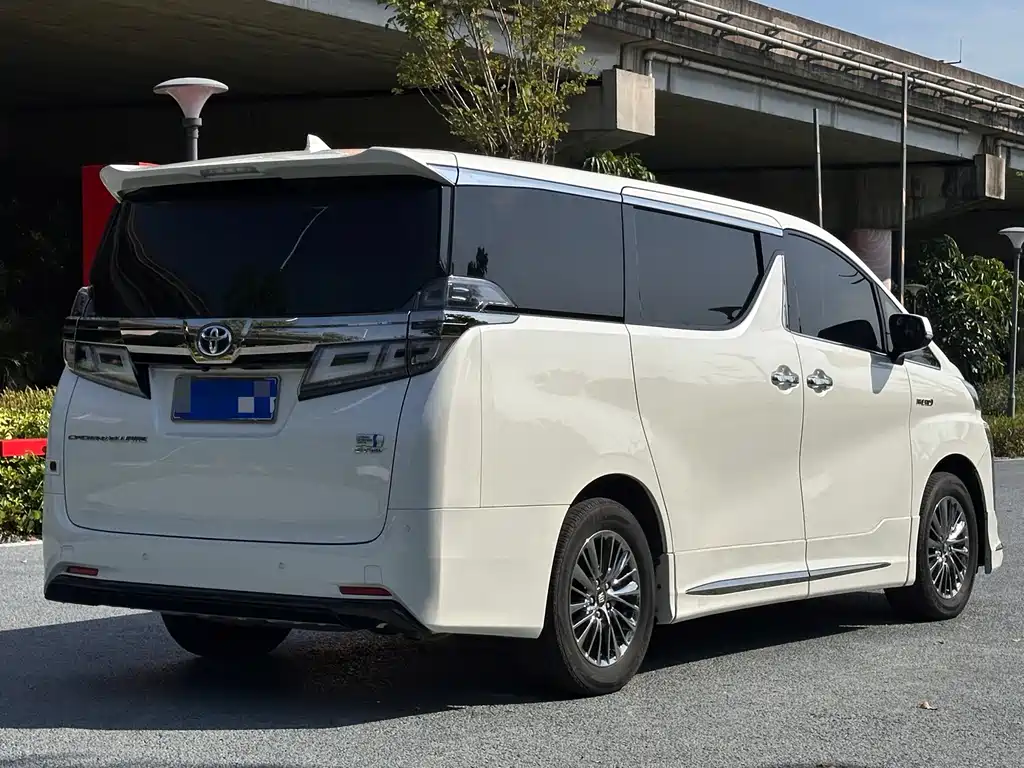 Toyota Vellfire — миниатюра 4
