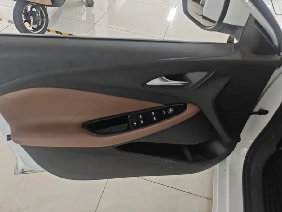Buick Verano — миниатюра 7