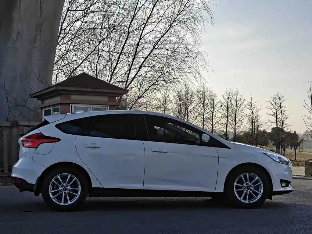 Ford Focus — миниатюра 8