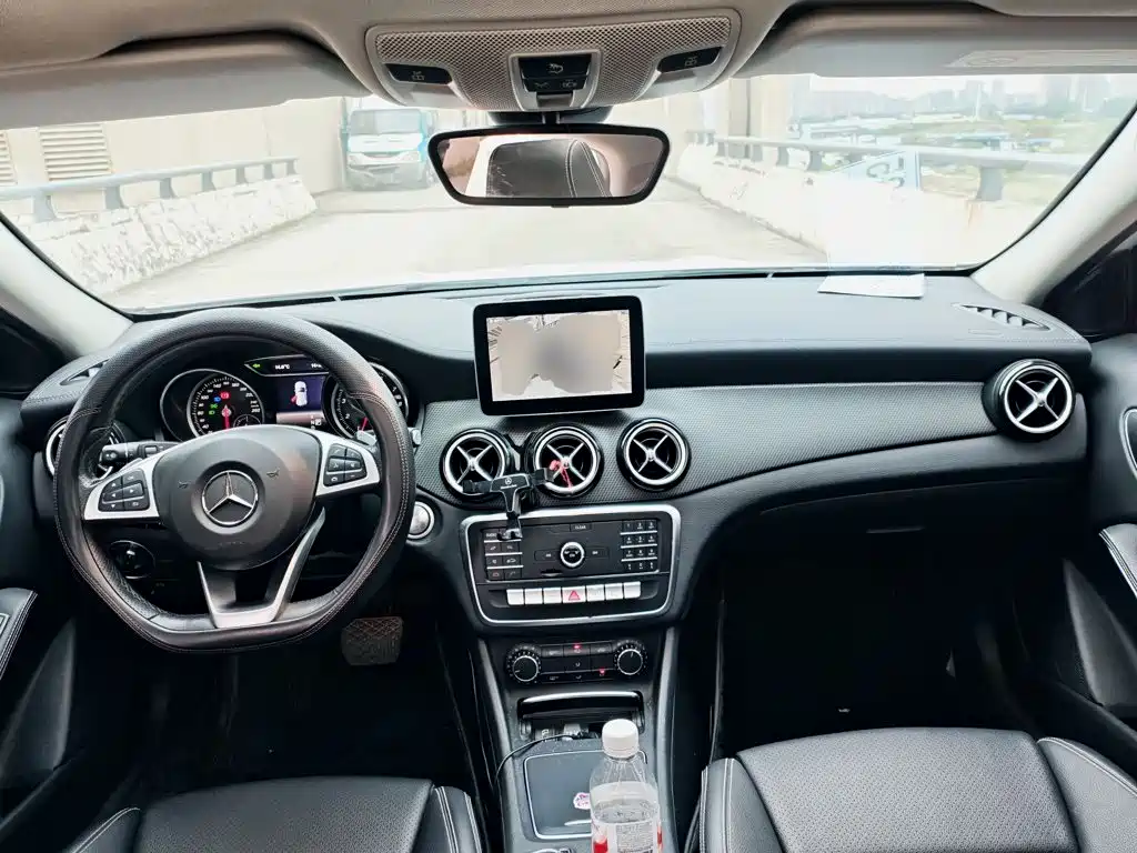 Mercedes-Benz GLA — миниатюра 10