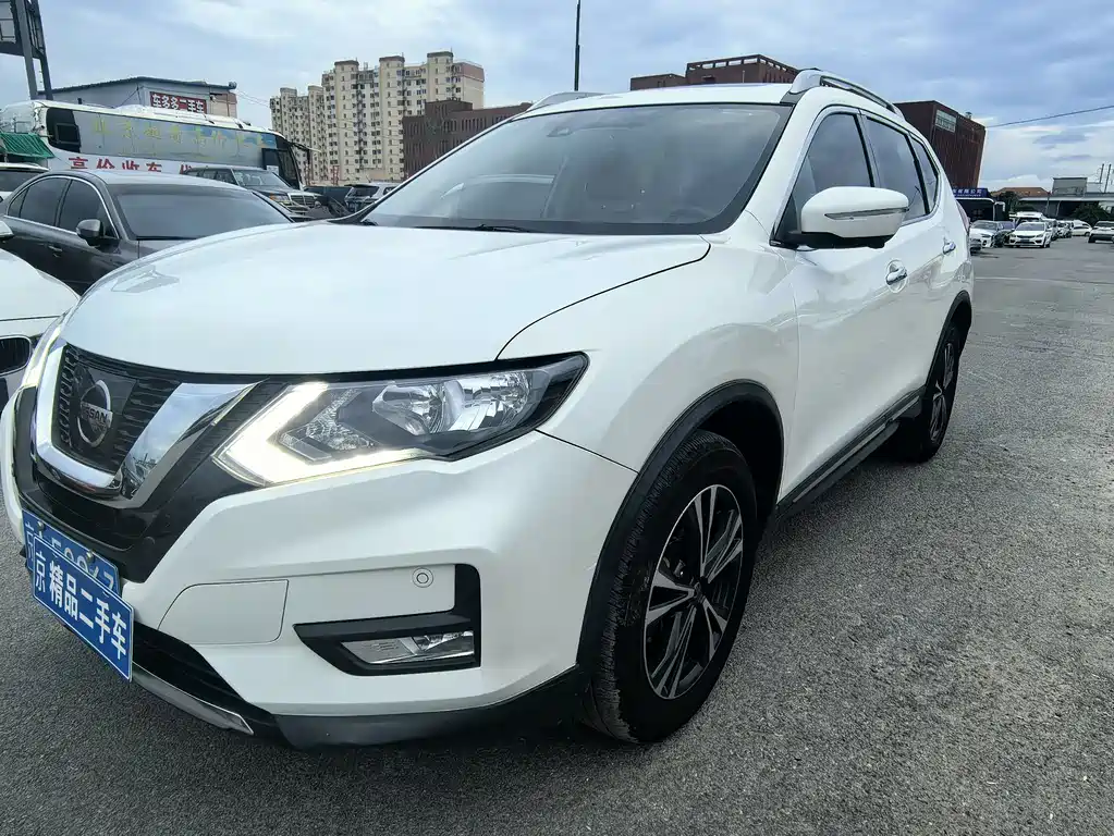 Купить Nissan X-Trail
