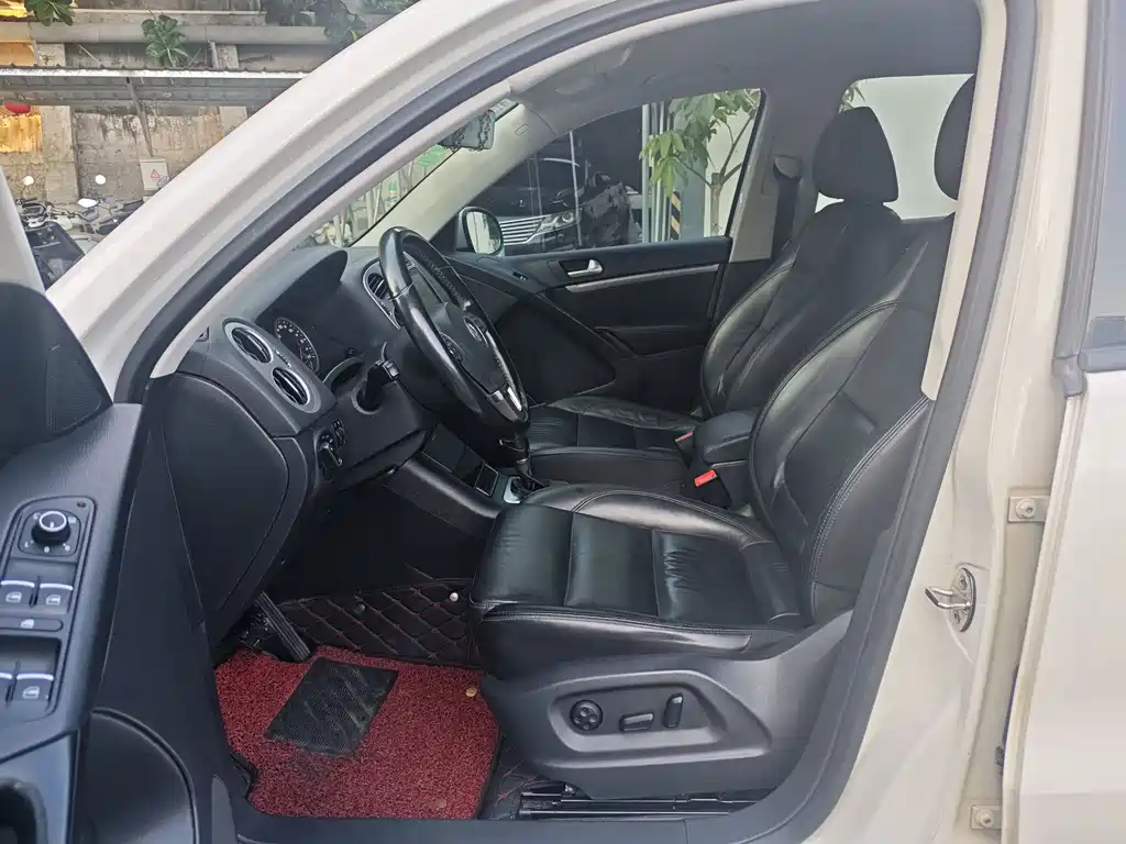 Volkswagen Tiguan 2015 1.8TSI AT Comfort